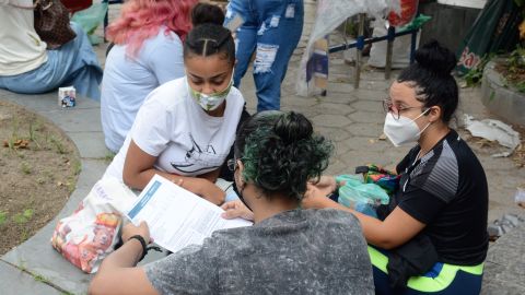 La comunidad latina es una de las más afectadas por las barreras del sistema de salud.