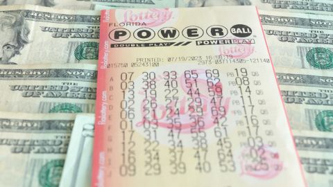 Tienda también gana Powerball