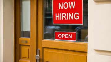 El sector privado en EE.UU. agregó 62,000 empleos en abril, según ADP