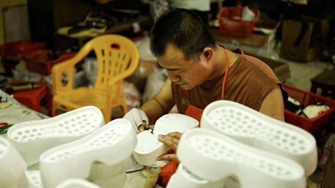 "Esto es muy duro para nosotros": cómo China siente ya el impacto de los aranceles impuestos por Trump