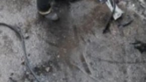 Imagen del carro bomba que causó la muerte del general.