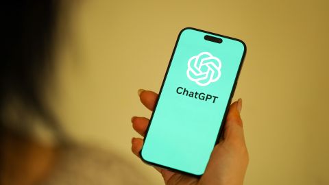 El modo 'Monday' de ChatGPT puede ser una herramienta divertida y diferente para muchos, pero para otros resulta incómoda y hasta ofensiva. Es tu decisión.