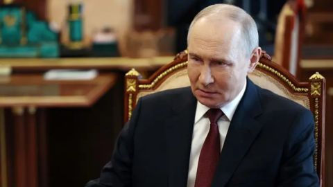 El presidente ruso sorprendió anunciando una tregua unilateral de alrededor de 30 horas en Ucrania.