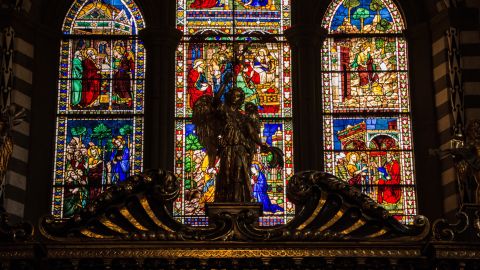 El santoral es una forma de honrar a los santos de la iglesia más destacados.