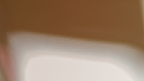 Los espacios entre las teclas de la laptop pueden acumular sucio y desperdicios que pueden afectar su funcionamiento