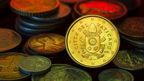 Así son las monedas del Vaticano que valen mucho dinero