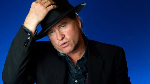 Val Kilmer se convierte en el segundo Batman de la industria cinematográfica que fallece, junto con el legendario Adam West (2017).