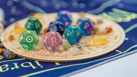 La astrología de fin de abril juega a favor de 4 signos zodiacales.