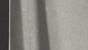 Una de las fotografía es de César Chávez, amigo de Ruiz y cofundador del sindicato United Farm Workers.