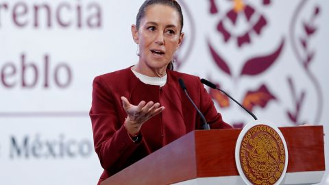 Sheinbaum ve “injusta” la decisión de EE.UU. de cerrar la frontera por gusano barrenador