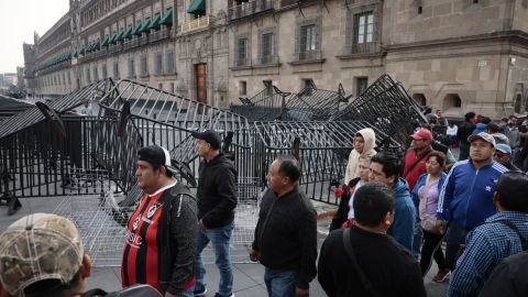 Sheinbaum realiza conferencia mañanera sin la presencia de reporteros tras bloqueo de accesos a Palacio Nacional
