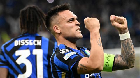 MILAN (Italy), 06/05/2025.- Inter Milans Lautaro Martinez celebrates after scoring the 1-0 goal during the UEFA Champions League semifinal 2nd leg soccer match between Inter Milan and FC Barcelona, in Milan, Italy, 06 May 2025. (Liga de Campeones, Italia) EFE/EPA/DANIEL DAL ZENNARO