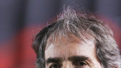 Ciudad de México, 10 de mayo de 2025. Guillermo Almada, Director Técnico, durante el partido correspondiente a la vuelta de los Cuartos de Final del torneo Clausura 2025 de la Liga BBVA MX, entre las Águilas del América y los Tuzos del Pachuca, realizado en el estadio Ciudad de los Deportes. Foto: Imago7/ Manlio Contreras