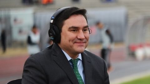 Ciudad Juárez, Chihuahua, 17 de febrero de 2018. Jorge Pietrasanta y Dionisio Estrada comentaristas de ESPN, durante el juego de la jornada 9 del torneo Clausura 2018 de la Liga de Ascenso Bancomer MX, entre Bravos de Juárez y Venados de Mérida, celebrado en el estadio Olimpico Benito Juárez. Foto: Imago7/Jose Zamora