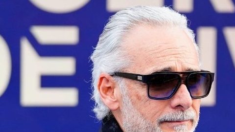 León, Guanajuato, 3 de septiembre de 2024. Jesus Martinez Patiño, durante la alfombra azul de la decimosegunda ceremonia de investidura del Salón de la Fama del fútbol, celebrada en el Teatro del Bicentenario. Foto: Imago7/