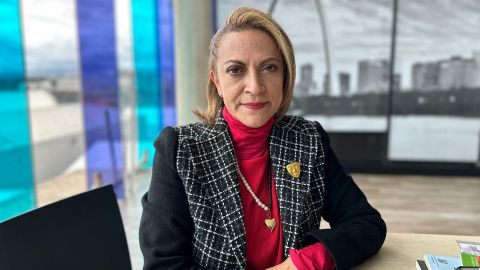 Jineth Bedoya, durante la entrevista con BBC Mundo en la Feria del Libro de Bogotá.