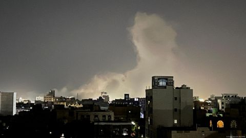 Israel ataca Yemen en represalia por misil contra Tel Aviv