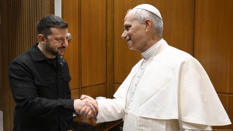El papa León XIV ha reafirmado su disposición a facilitar las conversaciones entre las partes en conflicto en el Vaticano.