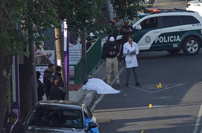 Clara Brugada, Jefa de Gobierno de la Ciudad de México, dice que "no habrá impunidad" tras asesinato de sus colaboradores
