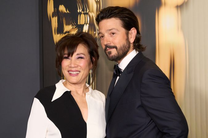 La presidenta de LA Academia junto a Diego Luna.