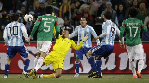 Argentina abrió el marcador con un gol en fuera de lugar.