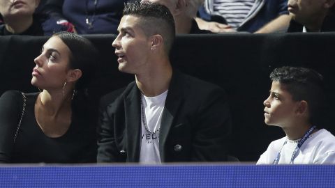 Cristiano Ronaldo junto a su hijo en un duelo por la ATP World Tour Finals.