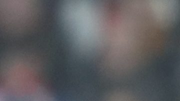 Kenedy jugando contra el Liverpool.