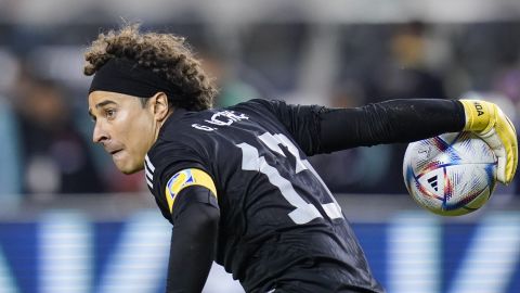 Mexico goalkeeper Guillermo Ochoa passes the ball during the second half of an international friendly soccer match against Colombia in Santa Clara, Calif., Tuesday, Sept. 27, 2022. (AP Photo/Godofredo A. Vásquez)