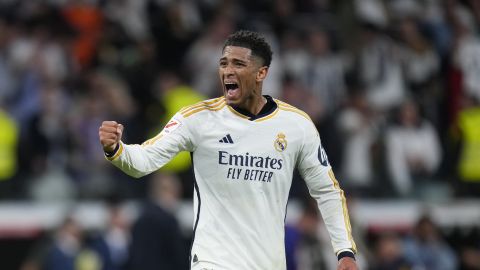 FILE - Real Madrid's Jude Bellingham celebrates after scoring his side's third goal during the Spanish La Liga soccer match between Real Madrid and Barcelona at the Santiago Bernabeu stadium in Madrid, Spain, Sunday, April 21, 2024. (AP Photo/Manu Fernandez, File)