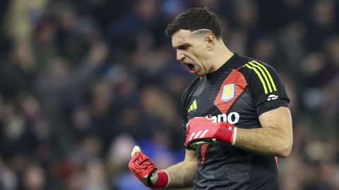 El "Dibu" finaliza su contrato con el Aston Villa en las próximas semanas.