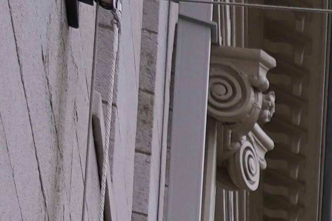 Trump considera retirar otros $3,000 millones de dólares en subvenciones a universidad de Harvard