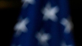 El presidente de la Cámara, Mike Johnson, debe convencer a sus colegas republicanos sobre plan de impuestos.