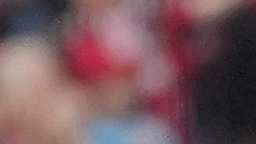 Xabi Alonso sostiene el trofeo de la Bundesliga que ganó la campaña pasada.