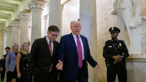 El presidente Trump acudió el martes a la Cámara para apoyar la ley presupuestal y de impuestos.