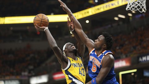 Indiana Pacers forward Pascal Siakam (43) shoots against New York Knicks forward OG Anunoby during the first half of Game 3 of the Eastern Conference finals of the NBA basketball playoffs Sunday, May 25, 2025, in Indianapolis. (AP Photo/AJ Mast)