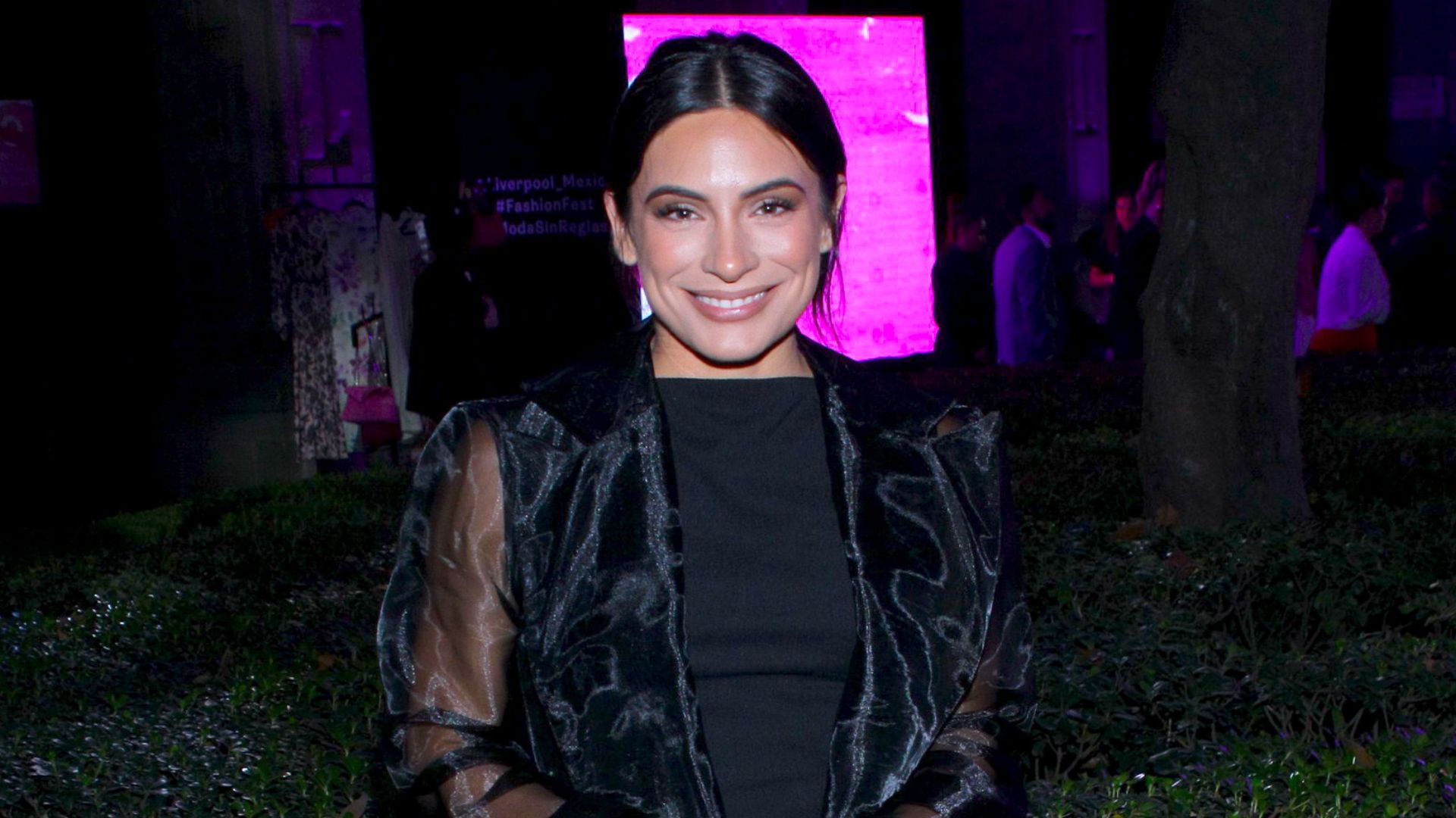 Ana Brenda muestra el primer encuentro de su bebé con sus perritas - La ...