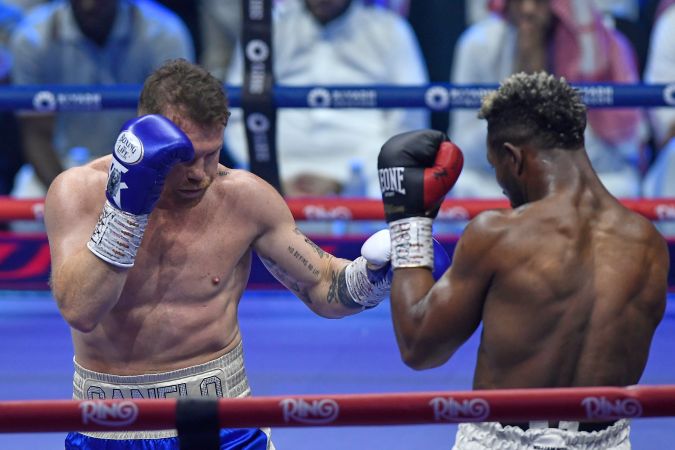 Canelo Álvarez vs. William Scull