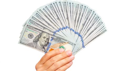 Devuelve $100 y gana $1 millón en lotería