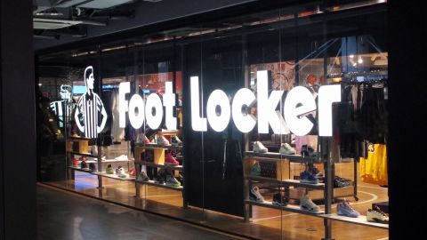 Dick's Sporting Goods anunció que comprará Foot Locker por $2.400 millones
