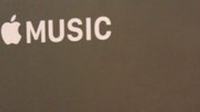 Cassie Ventura, izquierda, y Sean "Diddy" Combs llegan al estreno en Los Ángeles de "Can't Stop, Won't Stop: A Bad Boy Story" en el Writers Guild Theater el miércoles 21 de junio de 2017, en Beverly Hills, California. (Foto de Chris Pizzello/Invision/AP)