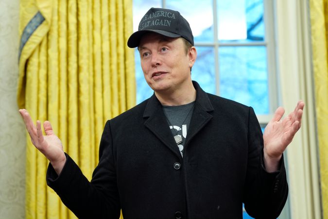 Elon Musk insiste en que DOGE debe acceder a los datos del Seguro Social.