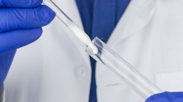 Escándalo por casos de cáncer en hijos de un donante de esperma en Europa