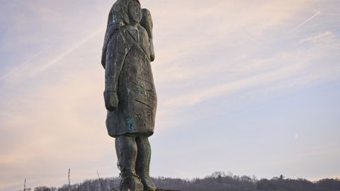 Estatua creada para rendirle un homenaje a Melania Trump