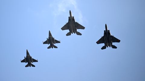Los misiles guiados por láser APKWS II permiten que el F-15E Strike Eagle pueda derribar hasta 42 blancos en un solo despegue