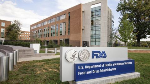 Administración de Alimentos y Medicamentos (FDA)