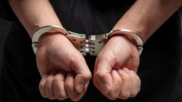 Alexander Levin ha sido formalmente acusado de agresión agravada a una persona de 65 años o más