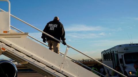 El hombre fue trasladado a El Salvador a mediados de marzo bajo la Ley de Enemigos Extranjeros.