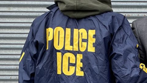 ICE mantiene plan de deportación de cualquier indocumentado.