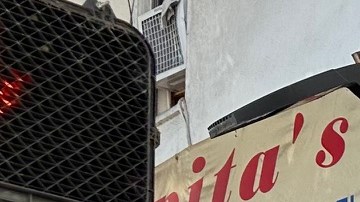 El Mercado de las Flores de Los Ángeles llenó hasta el tope el Día de las Madres.