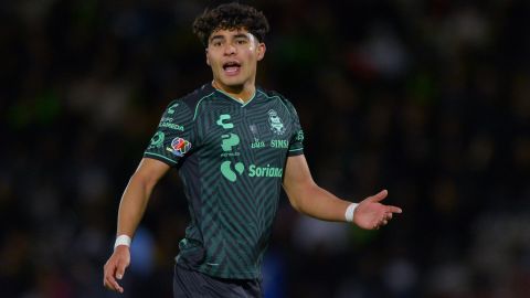 Carrillo fue formado en el Santos Laguna.